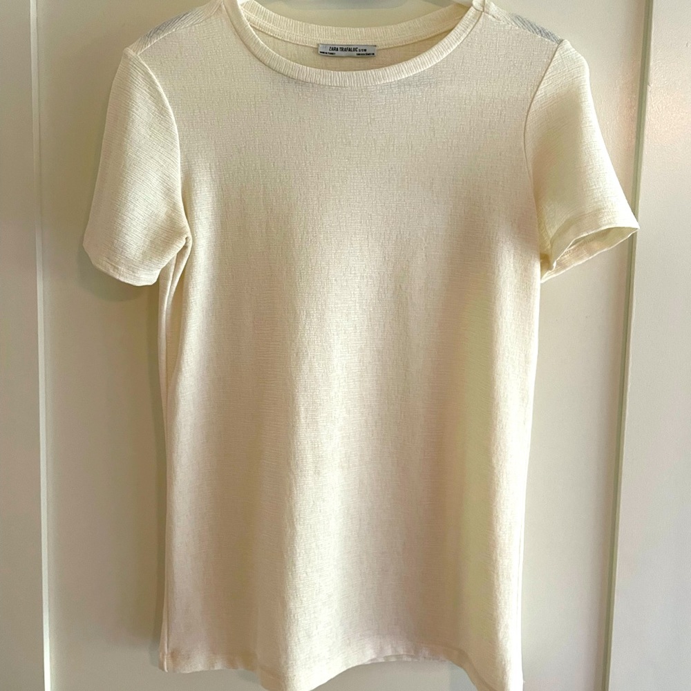 Textured Ivory Zara Tee